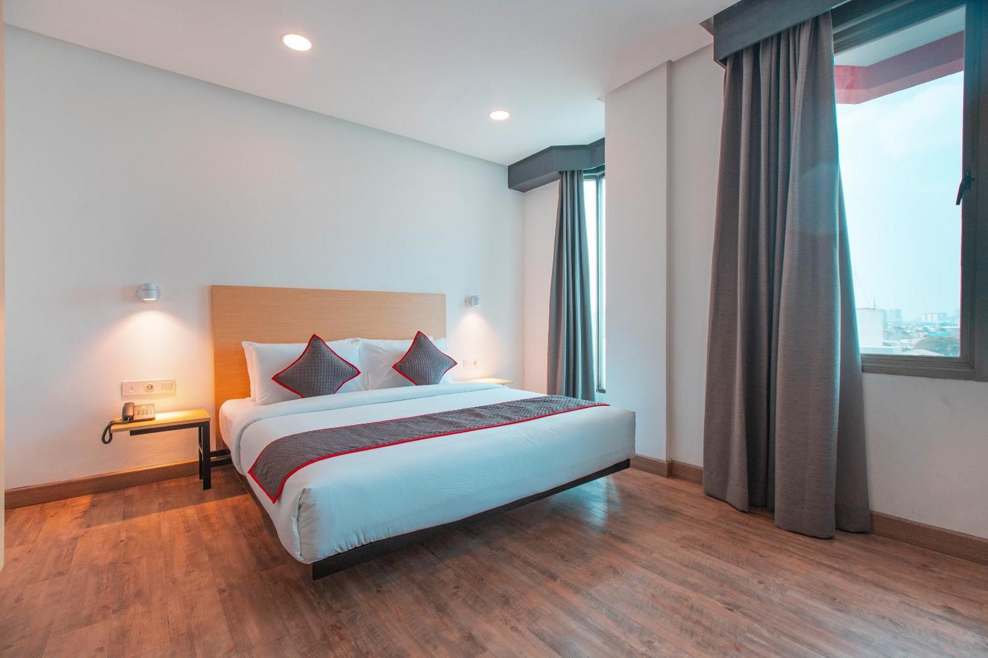 Super Oyo Townhouse 1 Hotel Salemba Джакарта Екстер'єр фото