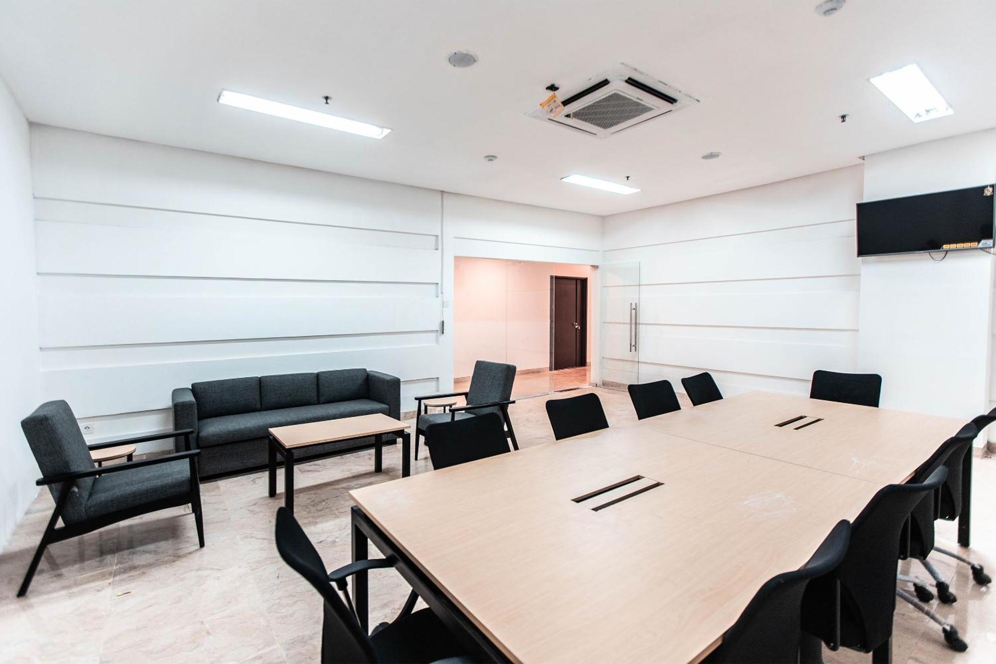 Super Oyo Townhouse 1 Hotel Salemba Джакарта Екстер'єр фото
