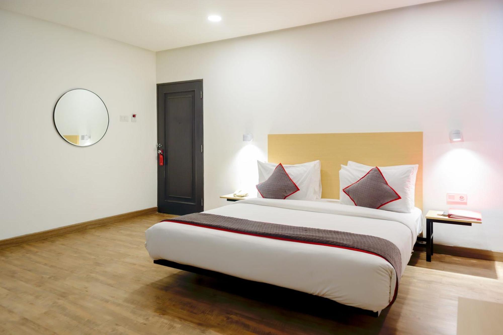 Super Oyo Townhouse 1 Hotel Salemba Джакарта Екстер'єр фото