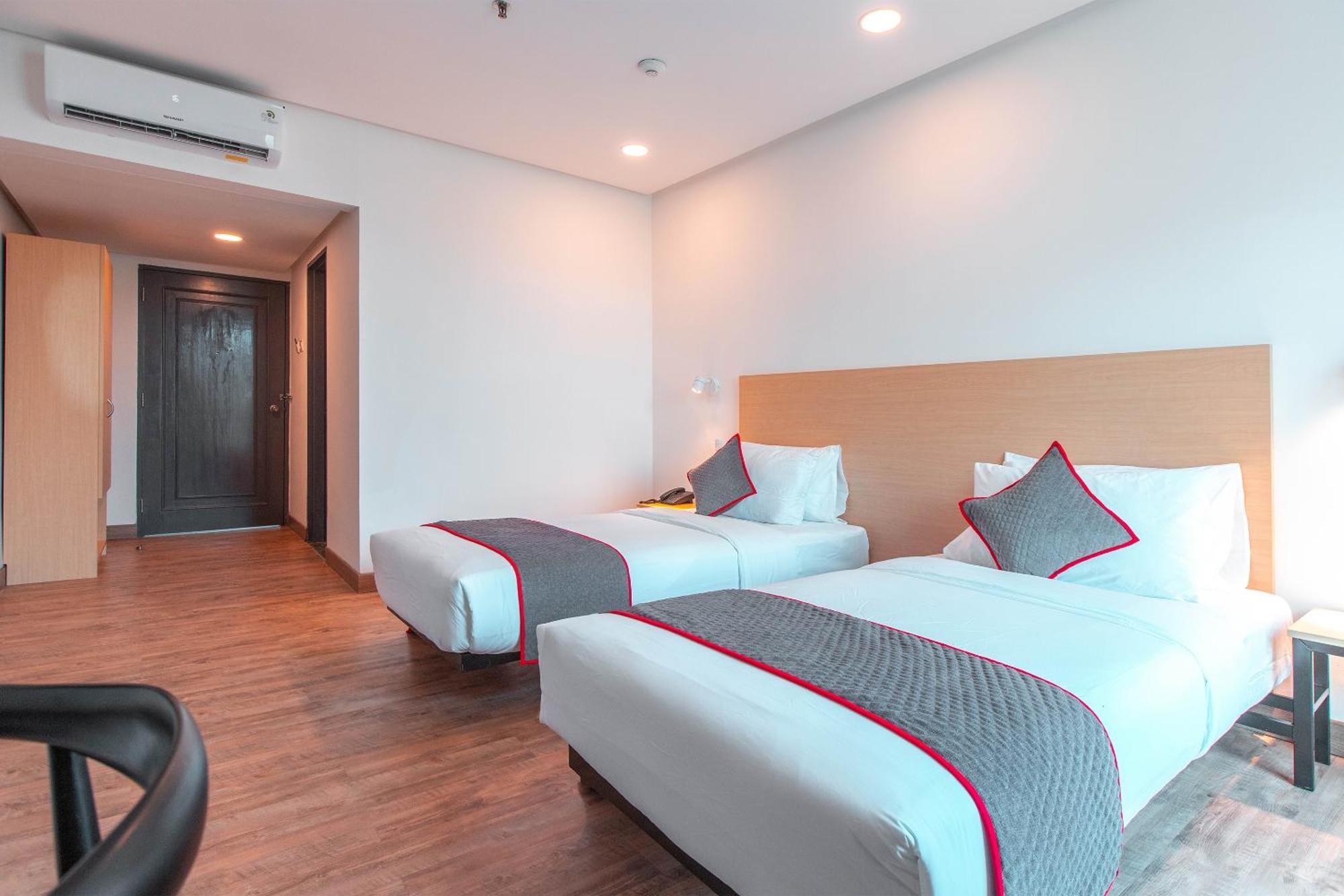 Super Oyo Townhouse 1 Hotel Salemba Джакарта Екстер'єр фото