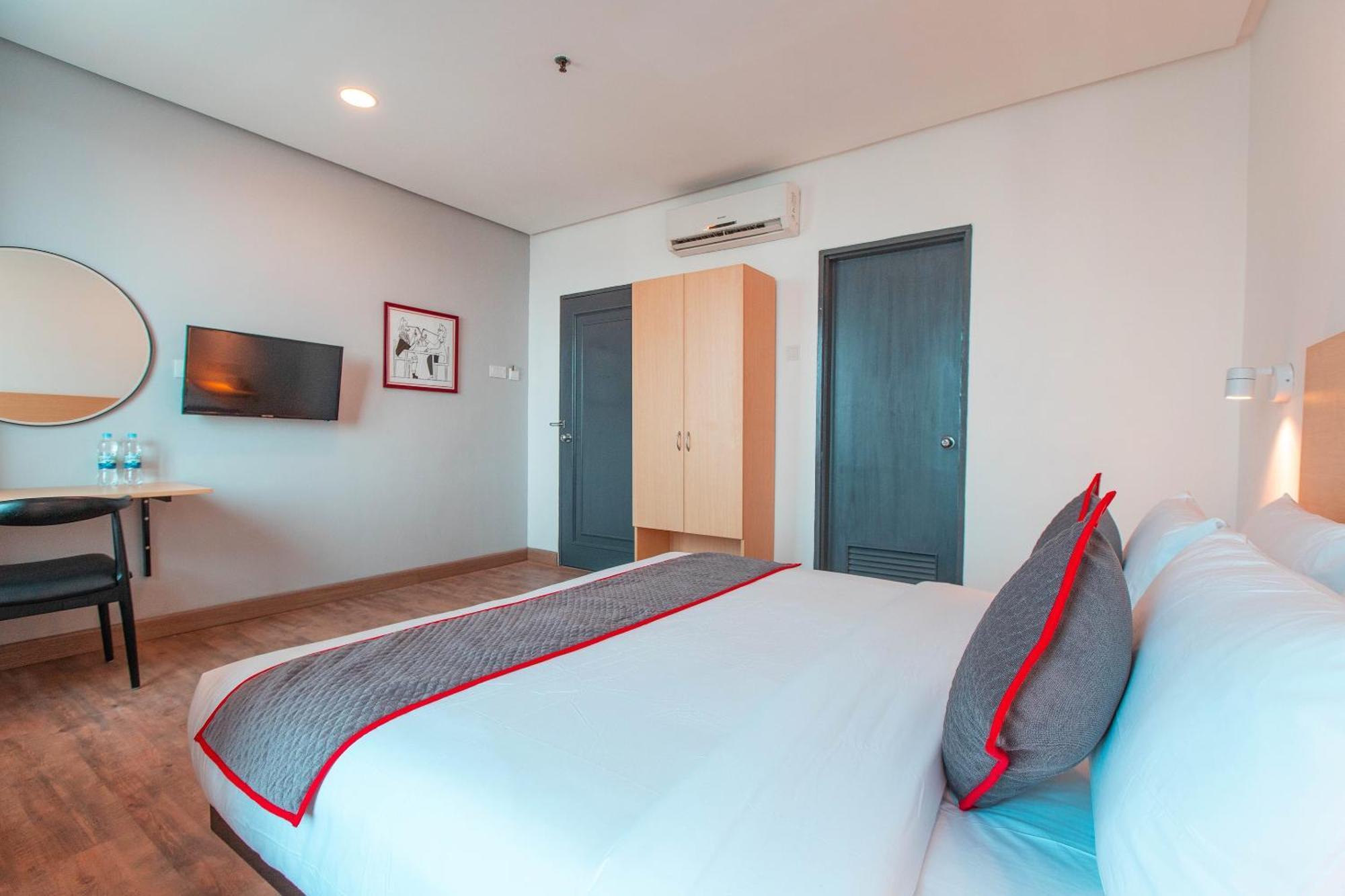 Super Oyo Townhouse 1 Hotel Salemba Джакарта Екстер'єр фото