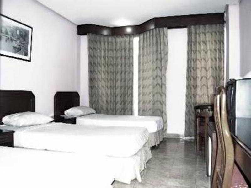 Super Oyo Townhouse 1 Hotel Salemba Джакарта Екстер'єр фото