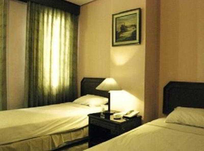 Super Oyo Townhouse 1 Hotel Salemba Джакарта Екстер'єр фото